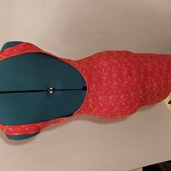 Red stretchy nite club dress. - Picture 4 of 5